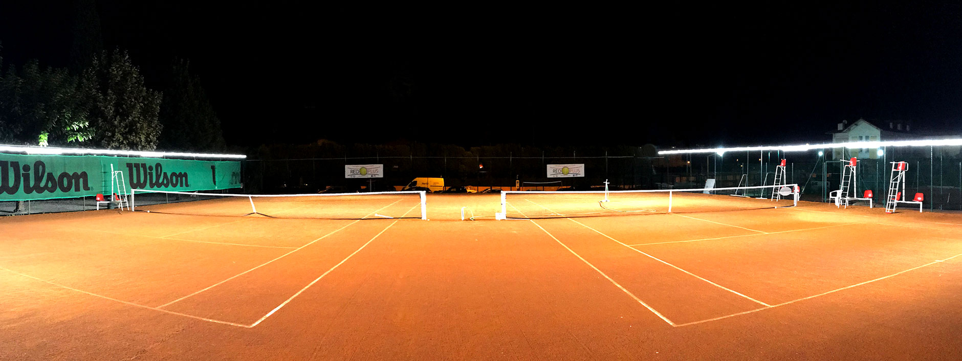 Courts de tennis éclairés par Tweener